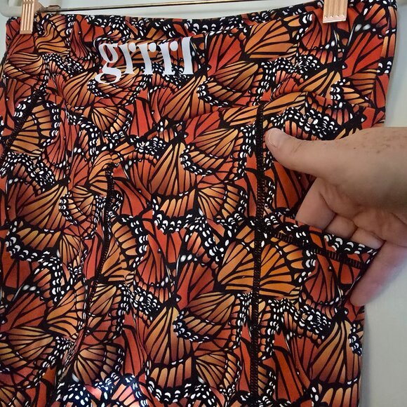 GRRRL Next Level Orange Butterfly Print Capri Length Leggings Ali/Amenah XL/XXL - Picture 5 of 10